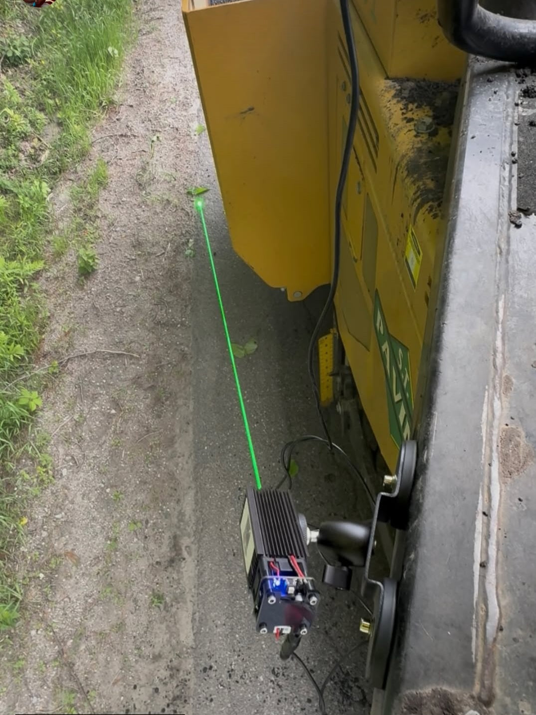Paver Laser with magnetic mount